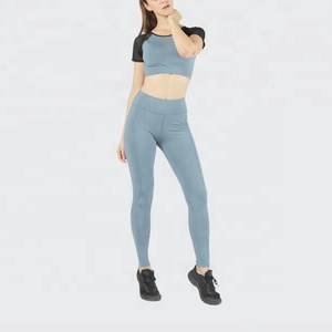 Vestido de yoga elástico alto azul claro y Conjunto de sujetador deportivo con logotipo personalizado XXL de talla grande para el trabajo físico de las mujeres - Product Image 1