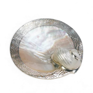 Assiette de luxe en nacre pour servir élégamment des fruits de mer et décorer la table, provenant du Vietnam - Product Image 2
