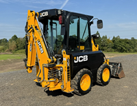 Chargeuse-pelleteuse sur pneus JCB 1CX, équipement de construction compact