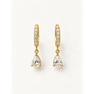 Boucles d'oreilles Huggie en forme de poire pavée - Product Image 1