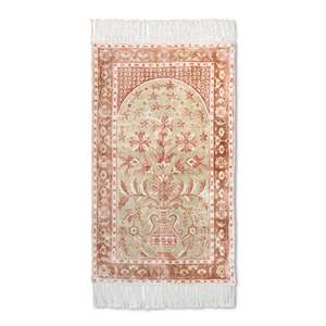 พรมละหมาดผ้าวิสโคสพิมพ์ลายมือสีทองอ่อนมอคค่า น้ำหนักเบา พับเก็บได้ ดีไซน์โดดเด่น สง่างาม สำหรับการปฏิบัติทางจิตวิญญาณ - Product Image 3