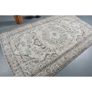 พรมขนแกะสีเบจแบบตุรกีโบราณ5.3 x 8.8ft แฮนด์เมดลวดลายโถงทางเดินเย็บปะติดแบบแอบสแตรกสำหรับทางเข้าบ้านอื่นมีช่องว่างด้านหลังเป็นยาง - Product Image 2