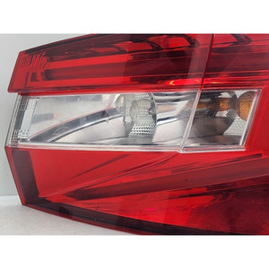 FEU ARRIÈRE DROIT DX SKODA Superb Combi (3V5) 3V9945208 DCZA (15>) - Product Image 4