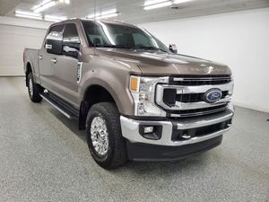 Superbe pick-up F-250 Super Duty d'occasion 2022, automatique, 385 CV, transmission V8 6.2L - Product Image 5