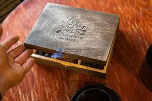 Caja de almacenamiento de té de madera con tapa de vidrio, organizador para bolsitas de té, diseño clásico, hecho en Vietnam - Product Image 5