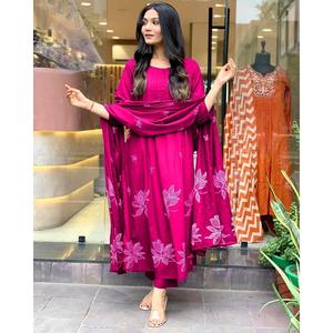 Ensemble de travail en coton rose foncé avec imprimé Dupatta pour femme - Product Image 2