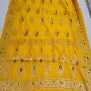 Encantador Sari de seda Banarasi Handloom-Celebra la cultura con estilo - Product Image 1