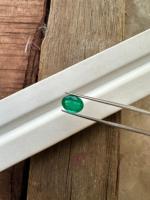 9X7mm Émeraude Zambienne Naturelle Bonne Couleur Lustre 1.79 Carat Lâche Pierre Précieuse Coupe Ovale pour la Fabrication de Bijoux Émeraude Naturelle.
