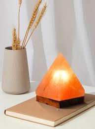 Elegante Lámpara Piramidal de Sal del Himalaya de Lujo con Base de Madera y Tallado de Animales, Decoración Natural para el Hogar - Product Image 3