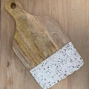 Tabla de cortar de madera de acacia natural hecha a mano más vendida con mango Tabla de cortar de verduras barata para Cocina - Product Image 1