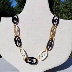 Collier de bijoux en corne de buffle fait main pour femme pour taille personnalisée par artisanat croissant - Product Image 4