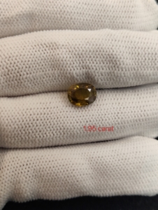 Piedra de corte ovalado de piedra preciosa suelta de esfene de titanita natural para la fabricación de joyas - Product Image 2