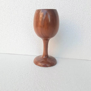 Fabriqué à la main en bois naturel Style américain HANDGRIP tasse à bière verre à vin personnalisable grand cadeau de fête - Product Image 1