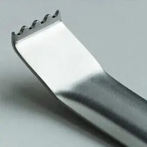 Retracteur mammaire manuel en acier de haute qualité QNQ, instrument essentiel pour la chirurgie mammaire par QNQ Industries - Product Image 5