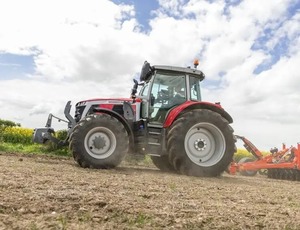 Tracteur diesel 4x4 Massey Ferguson MF 6S Series prêt à la vente - Product Image 4