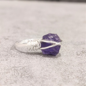 Joyería de piedra áspera, anillo para mujer, piedra preciosa Natural cruda de amatista, piedra natal de febrero, banda de alambre de Navidad, anillo de Plata de Ley 925 - Product Image 4