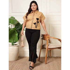 เสื้อเชิ้ตแขนสั้นสีเบจสำหรับผู้หญิงไซส์ใหญ่ของดีบาโกพร้อมงานปักรูปหัวใจ ปกเสื้อพับได้ สไตล์ลำลองแบบตะวันตก เสื้อชิ้นเดียวสำหรับฤดูร้อน - Product Image 6