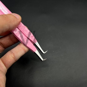 Pince à épiler d'extension de cils en forme de coeur pour botte mince à 90 degrés Logo personnalisé Pointe pointue en acier inoxydable durable Couleur rose - Product Image 2