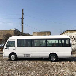 Autobús de Pasajeros Usado de 4 Plazas con Asientos de Cuero 2024, Autobús Original Japonés con Motor de Gasolina, Automático, Volante a la Izquierda, Vehículo para Recorridos Urbanos - Product Image 3
