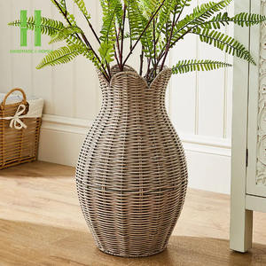 Vase décoratif en rotin de pétoncle de minimalisme de haute qualité tissé à la main Vase de table en rotin OEM méticuleux de l'usine du Vietnam - Product Image 4