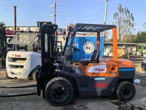 Chariot élévateur TCM 5 tonnes d'occasion, bon prix et bon état, composants principaux : boîte de vitesses, pompe, moteur, roulement - Product Image 2