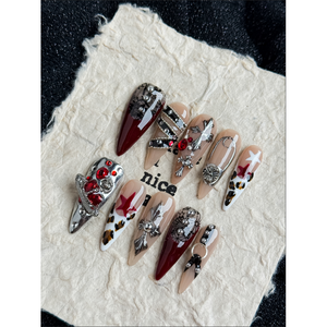 Crimson Rebellion Press-On Nail Art: Design elegante e audace per l'arricchimento delle unghie - Product Image 3