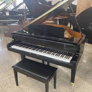 Piano de cola para bebés GB1K: Elegante piano doméstico con sonido de alta calidad - Product Image 4