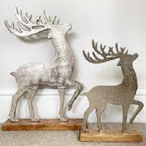 Ornement de renne rustique en métal fait à la main ferme décor de table de Noël-cadeau de fête - Product Image 1