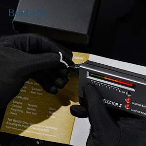 Offre Spéciale Original 925 argent Sterling 18k or blanc en forme de V coupe ronde Moissanite pavé bague d'éternité pour hommes et femmes - Product Image 3