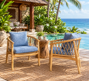 Juego de 2 sillones de teca para exterior con laterales de ratán tejido y cojín azul marino - Product Image 2