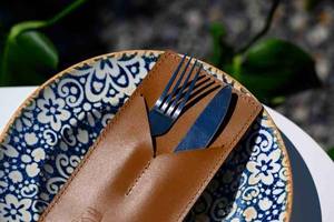 Porte-Couverts de Luxe Pliable en Cuir Véritable Fait Main Rustique et Écologique pour Restaurant, Organisateur de Vaisselle Durable LCH-0044 - Product Image 3