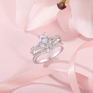 Bague de fiançailles Jeulia en moissanite taille poire, design couronne, argent sterling plaqué rhodium - Product Image 4