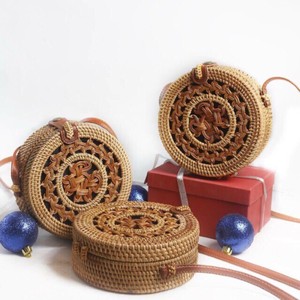 Sac à la mode en bambou et rotin Sacs en rotin comme cadeaux pour les femmes Sac en rotin de grande capacité De Viet Delta au Vietnam - Product Image 1