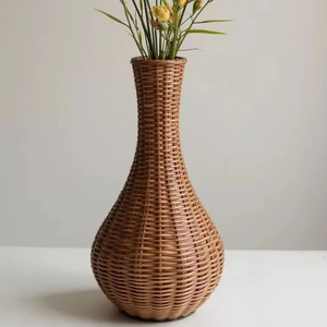 Florero decorativo de ratán con estilo artístico para dormitorios, mesas auxiliares, esquinas de café e interiores contemporáneos - Product Image 1
