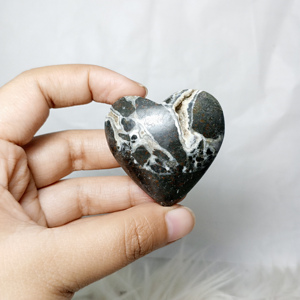 <b>Heart</b> Small <b>Black</b> Mamba Jasper Natural Indonesia High Quality Gemstones for Handicraft Healing Crystal 4x4x2 cm - Product Image 1