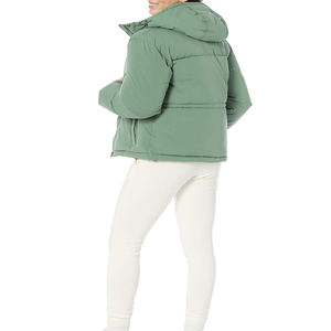 เสื้อแจ็คเก็ตพัฟเฟอร์มีฮู้ดสำหรับผู้หญิง แบบควิลท์บุใยฉนวนกันหนาว เสื้อโค้ทฤดูหนาวบุหนา อุ่นสบาย ทันสมัย สีเขียวเซจ พร้อมกระดุมแป๊ก - Product Image 6