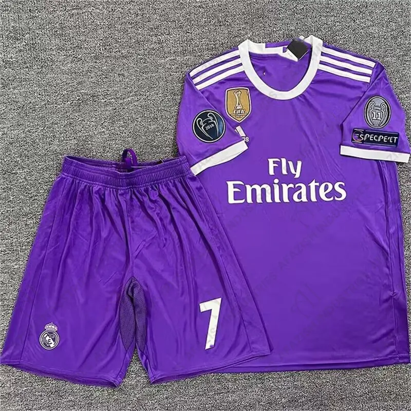 Conception personnalisée Logo Style Jeunes Enfants adultes Football Jersey Set Football uniforme Pas Cher Respirant personnalisé Football ronaldo jersey