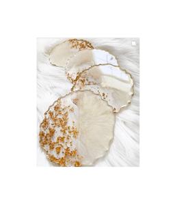 Hermoso juego de posavasos de resina hechos a mano para decoración del hogar, elaborados con material duradero, ideales para regalar. - Product Image 1