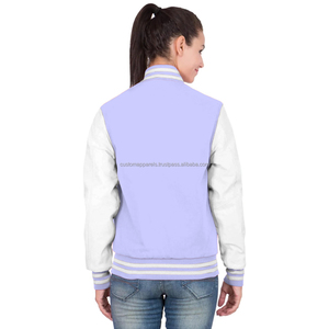 Veste varsity matelassée en coton doux et respirant avec broderie et finition teinte MCACVJ-332, mode streetwear classique pour femmes - Product Image 4