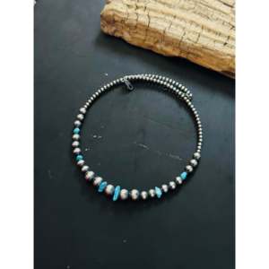 Collier en fil de mémoire perlé, style Navajo, avec turquoise Kingman et perles en argent sterling graduées, motif en forme de boule - Product Image 3