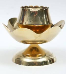 Nouveau design de porte-encens en laiton en forme de lotus Brûleur d'encens en métal pour la maison et l'utilisation décorative religieuse Brûleur d'encens en laiton - Product Image 5