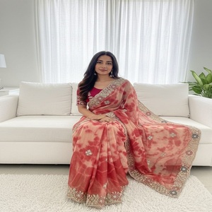 Colección Exclusiva de Saris Indios para Mujer, Diseño Elegante con Bordado de Hilo Zari y Red de Sarga - Product Image 1