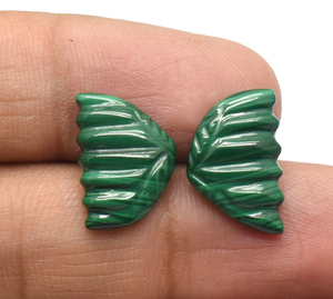 Sculptures en forme de papillon en malachite naturelle 12.75 Cts Sculptures en vrac en malachite 15.5X11mm - Product Image 1