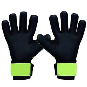 Gants de gardien de but de football allemand en latex Giga Grip personnalisables nouvelle coupe pour l'extérieur pour les gardiens de but de football - Product Image 3