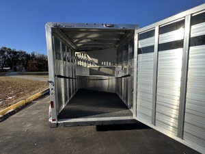 Remolque para Caballos Featherlite 2026, Remolque para Ganado - Product Image 2