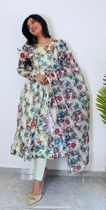Robe longue Kurti brodée Anarkali pour femmes à la mode avec costume Dupatta pour mariage et fête conçue pour l'Inde et le Pakistan - Product Image 5