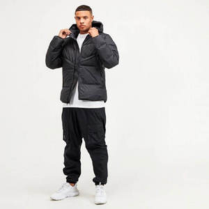 Chaqueta de Lona Impermeable y Transpirable para Hombre, Diseño Personalizado al por Mayor, Estilo Urbano Informal, con Logotipo Personalizable en la Parte Delantera - Product Image 2