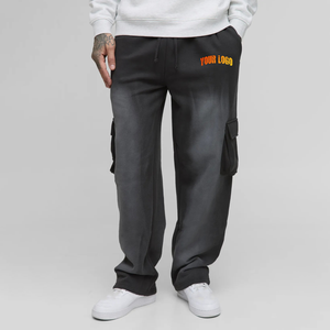 Vente en gros de pantalons surdimensionnés pour hommes 100% coton, logo imprimé DTG personnalisé avec poches cargo latérales, pantalons de survêtement délavés au soleil pour hommes - Product Image 4