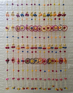 ที่แขวนติดผนังตกแต่งลายดอก Pom Pom chakri สมบูรณ์แบบสำหรับฉากหลังงานแต่งงานเวทีที่หรูหราการตกแต่งกิจกรรมพิเศษ Mandir - Product Image 6