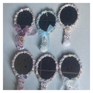 Miroir de coquillage portable avec des coquillages mixtes authentiques, miroir de coquillage de poche décoratif pour les amateurs de maquillage de mode et de plage - Product Image 1
